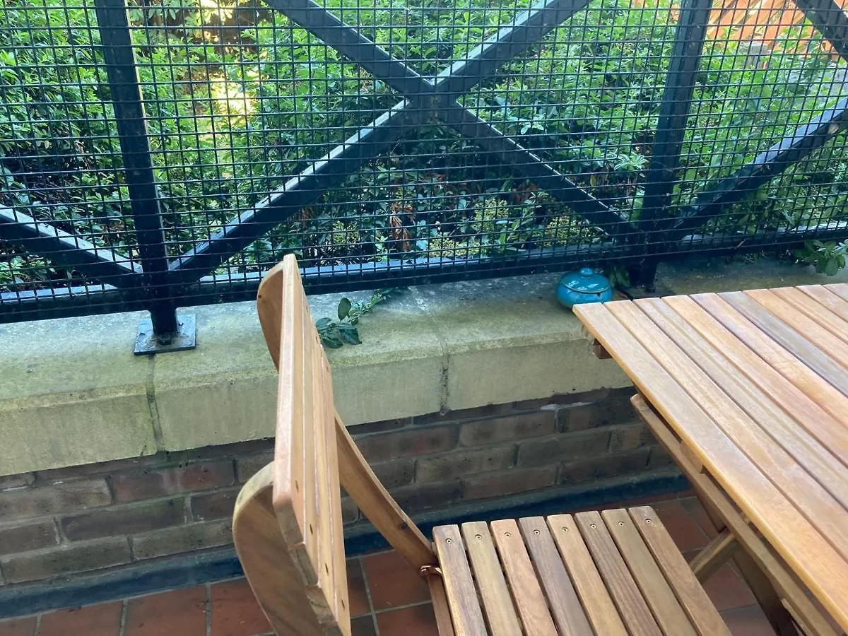 Comfortable Room With Private Balcony And Shared House London